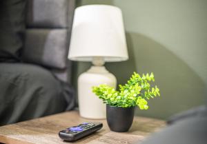 Upscale King 3BR Townhouse Mins to Cary & NC State