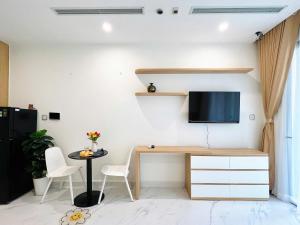 AN HOME Studio Full- Netflix - Self check in 0218