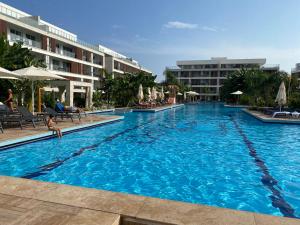 Iskele Courtyard Long Beach Apartment