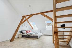 Spacious two-storey apartment with a terrace in the city center