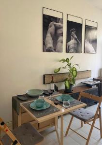 Entire house - Cute and Modern Flat, Very Well Connected to the City Center