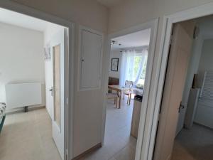 Le 7 - Appartement 2 pièces au calme en bord de rivière, wifi et parking privé gratuit