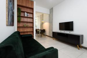 2Qtos a 400m da Praia de Copacabana | BC 238303