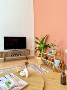 Churri Downtown - with Garage