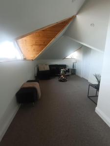 Mount Bolton Apartment