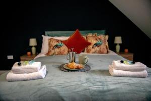 4-Bed, Sleeps 6, contractors welcome!