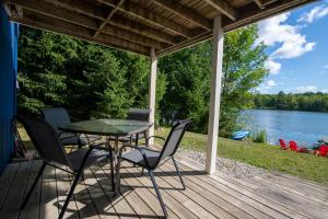 Private Lakefront House On Peaceful Private Lake