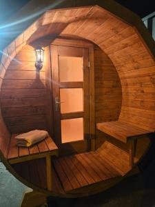 Moun Bolton Cabin Chester