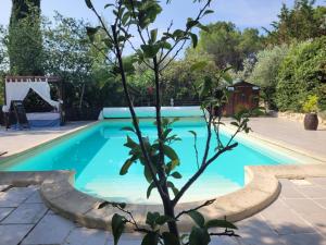 Villas couples AMOUREUX gde propriete 4000M2 avec 2 maisons independantes grande piscine privee clim : Villa avec Piscine Privée