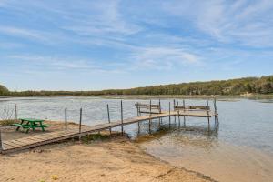 Charming Cottage Steps to Lake Wandawega!