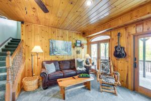 Charming Cottage Steps to Lake Wandawega!