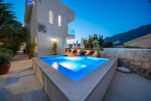 Villa Cennetkoy Kalkan sleeps 12