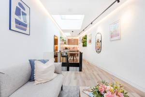 Modern 1 bed House in Kensington High St