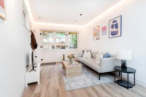 Modern 1 bed House in Kensington High St