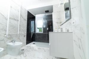 Seaview, Two Pools, Sauna & Relax - Suite Dorotea