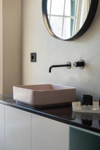 HostWise - Modern Villa & Shared Pool in Paredes