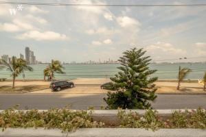 Castillo Grande Bayside Retreat 6BR 2 Homes