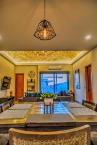 L15 Modern Private Pool Home