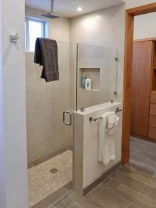 L15 Modern Private Pool Home