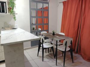 Vivienda completa 2 plantas, y privada con acceso controlado