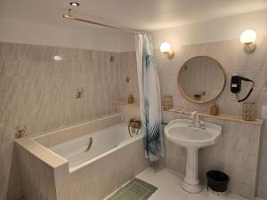 Hotels Hotel L'Alsace : photos des chambres