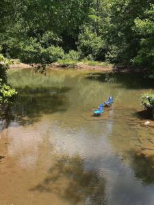 Covered Bridge Hideaway, swimming hole hot tub