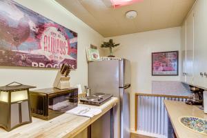 Walk to Dtwn Livingston Studio with Mtn Views!