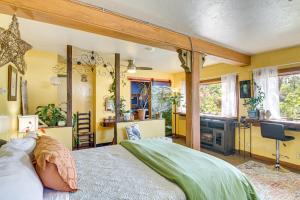 Walk to Dtwn Livingston Studio with Mtn Views!