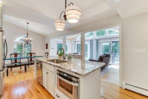 Cozy Woodland Home! Ski and Hike Coastal Connecticut