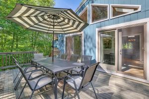 Cozy Woodland Home! Ski and Hike Coastal Connecticut