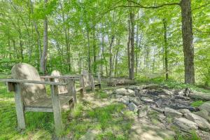 Cozy Woodland Home! Ski and Hike Coastal Connecticut