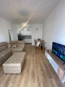 Mikes Comfy Beach Apartment