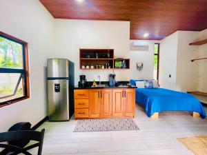 Modern studio , at cocles Beach front