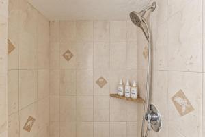 Papakea K301- Oceanview 1 bedroom coastal resort condo