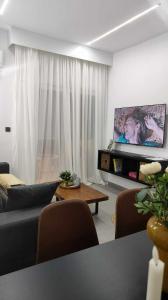 DOWN TOWN Luxurious Apartments 8