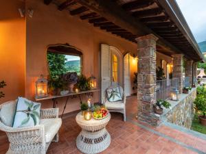 Villa in Capannori with grand patio