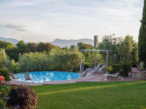 Villa in Tuscany with Infinity Pool