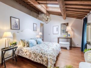 Penthouse in Lucca with Stunning City Views
