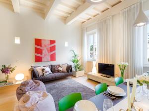 Apartment in Lucca with Cathedral Views