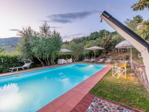 Villa in Lucca with Pool near Serchio River