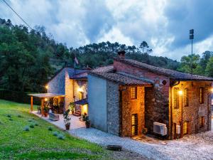 Villa in Lucca with Private Pool
