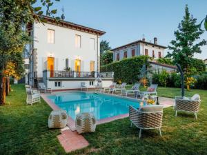 Villa in Lucca near Historic Walls