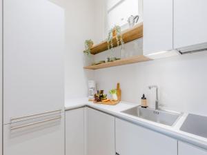 Contemporary Ground Floor Apartment