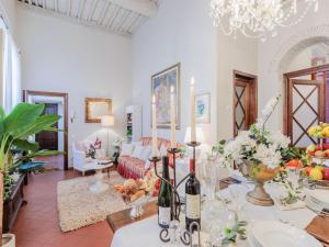 Apartment in Lucca with Private Garden