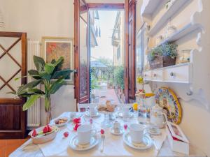 Romantic apartment with private garden