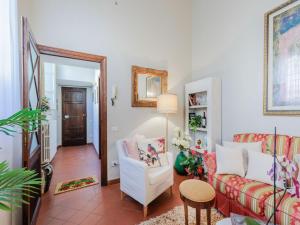Apartment in Lucca with Private Garden