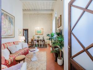 Apartment in Lucca with Private Garden