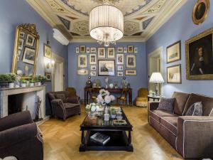 Spacious 4 Bedrooms Flat in Lucca