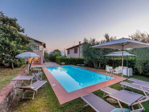 Villa in Lucca with Pool near Serchio River