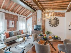 Tuscan Charm in the Heart of Lucca